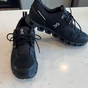 Women’s On Cloud 5 waterproof running shoes